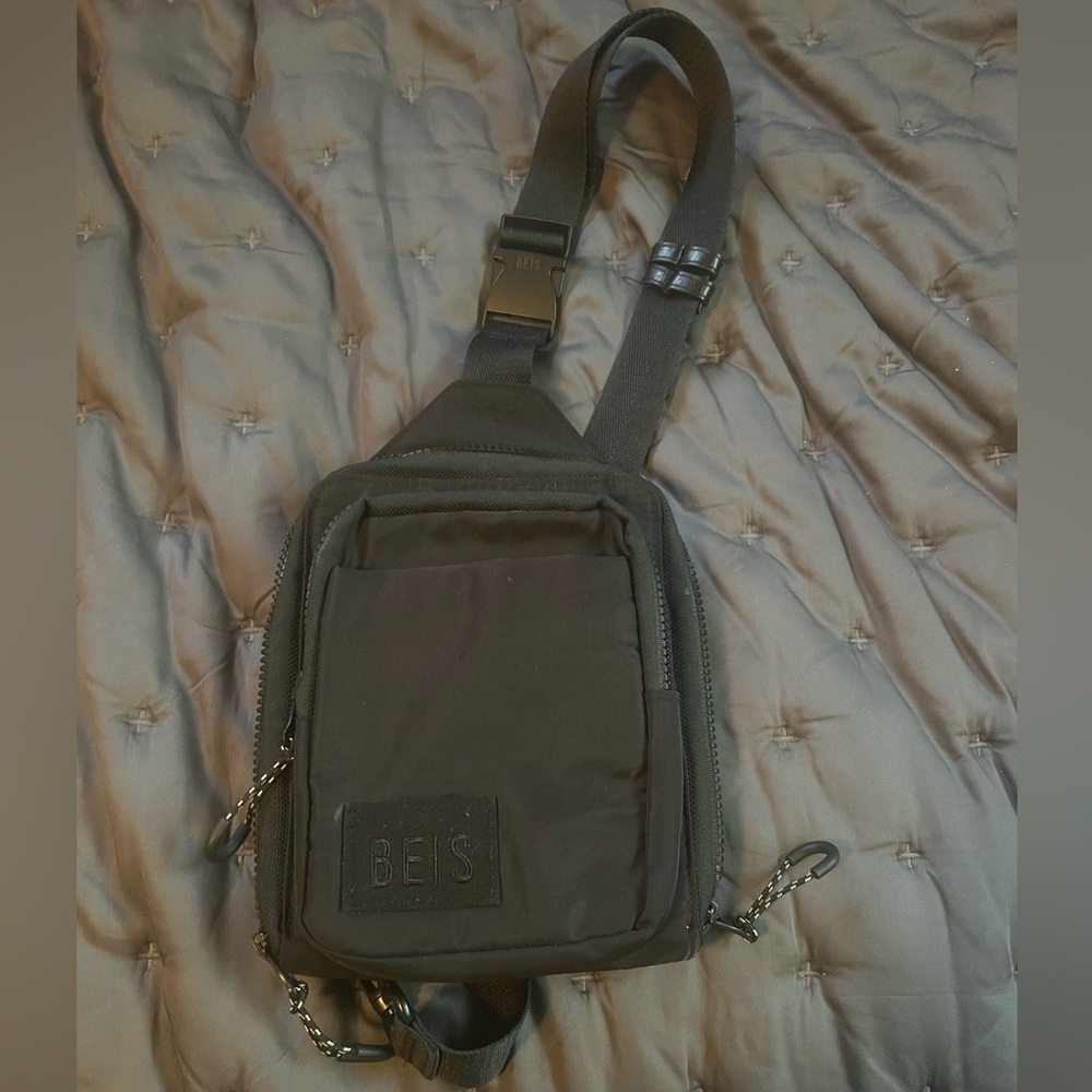 PRICE FIRM - BEIS Sport Sling